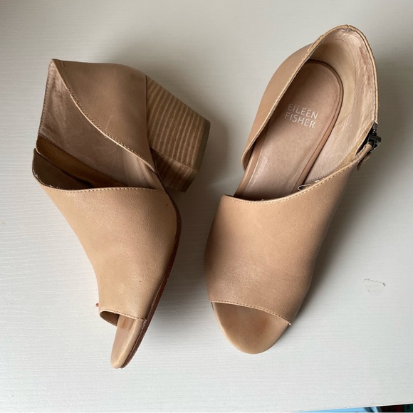 Eileen Fisher Elegant Tan Peep-Toe Ankle Boots Size 7 - Picture 5 of 7